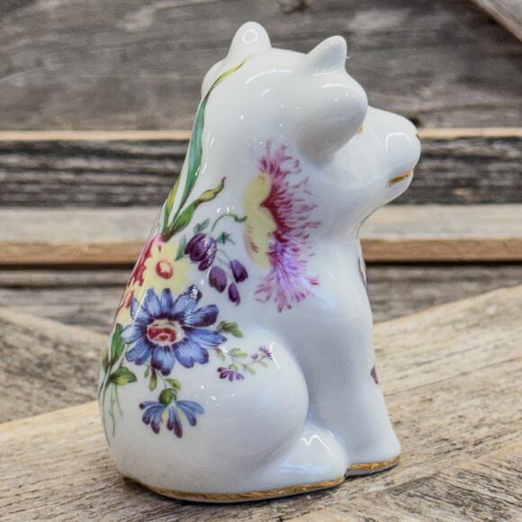 Vintage Nantucket White Porcelain Cow Figurine w/ Spring Bouquet-Gold Accents - Picture 3 of 10